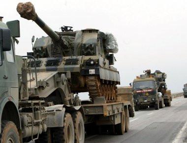 Μεταφορά αρμάτων μάχης και Howitzer στα τουρκοσυριακά σύνορα από την Άγκυρα κατά του YPG (φωτό, βίντεο)